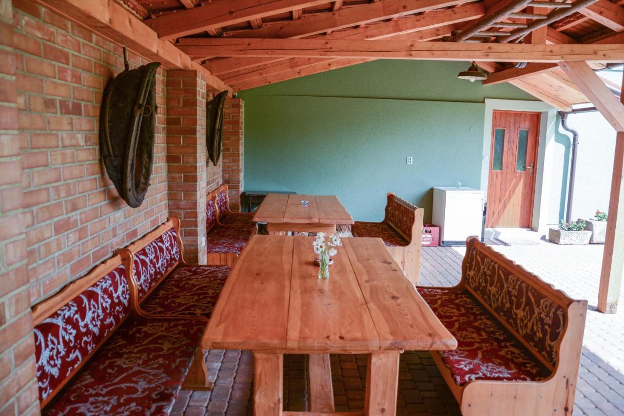 Stovka Bozanov Pension Buitenkant foto